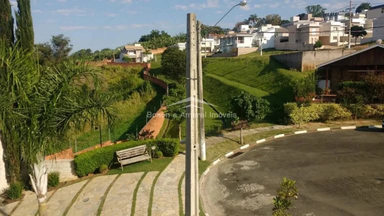 Imagem Casa a venda no Condomínio Vila de São Lourenço .

A casa está pronta, faltando alguns detalhes ...