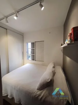Imagem Sobrado com 4 Quartos e 5 banheiros à Venda, 180 m² por R$ 899.900