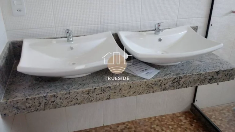Imagem Casa encantadora na Estrada do Pontal — Venda e Locação