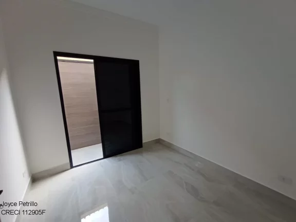 Imagem Apartamento de 2 dormitórios, novinho, moderno e a apenas 600 metros da praia. Disponível para locação em Peruíbe.