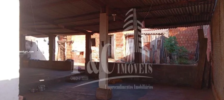 Imagem Casa para Venda em Pereira Barreto, Jardim São Francisco, 2 dormitórios, 2 banheiros, 6 vagas