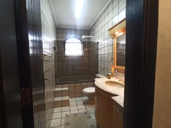 Imagem Sobrado com 3 dormitórios à venda, 183 m² por R$ 580.000 - Vila Ponte Nova - Cubatão/SP