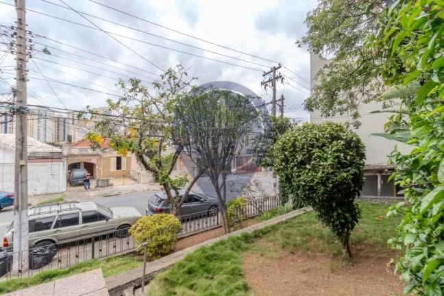 Imagem Luxuosa casa à venda no Bosque da Saúde, São Paulo-SP: 4 quartos, 2 salas, 2 banheiros, 3 vagas de garagem, 767,00 m² de área.