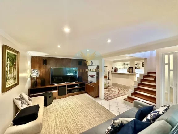 Imagem Casa em Condomínio a Venda no bairro Granja Viana - Cotia, SP