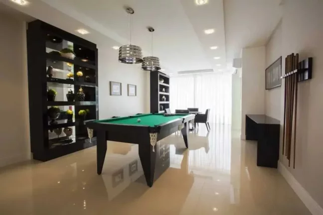 Imagem Apartamento com 3 suítes e 3 vagas de garagem no Centro de Balneário Camboriú
