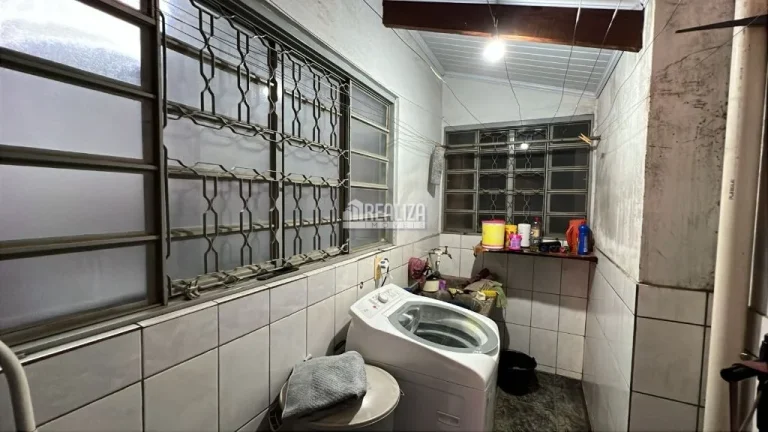 Imagem Casa à venda no bairro Quinta Boa Esperança, Uberaba: 3 dormitórios, suíte, garagem