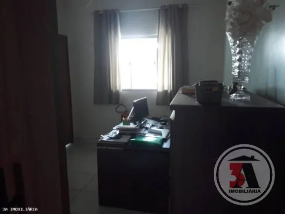 Imagem Casa 3/4 no Escola de Policia