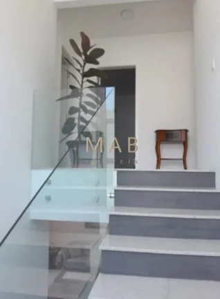 Imagem Casa de Alto Padrão à Venda em Lindo Condomínio na Cachoeira do Bom Jesus - Florianópolis SC!
