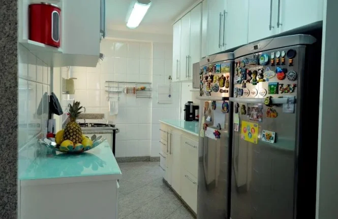Imagem Apartamento 190 M², 3Q, 3 suítes, face norte, elevador privativo, 5 banheiros, 4 vagas, piscina, academia, sauna, quadra, salão de festas e jogos.