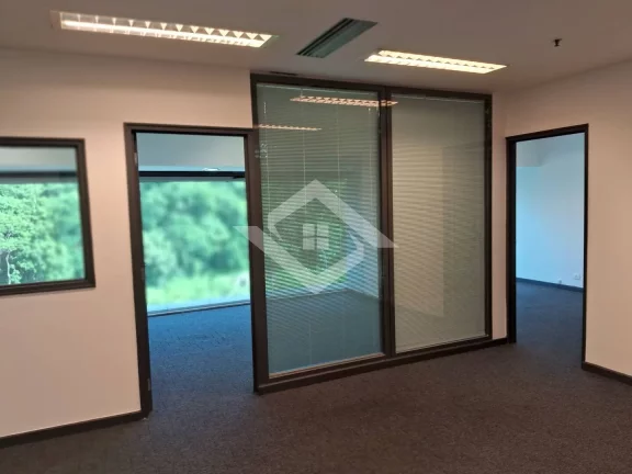 Imagem Sala Comercial de 126m² na Torre do Rio Sul – Excelente Estrutura e Localiz