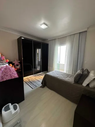 Imagem Casa alto padrão com edícula nos fundos 4 dormitórios sendo 2 suítes 4 vagas no Fiuza Lima em Itajaí