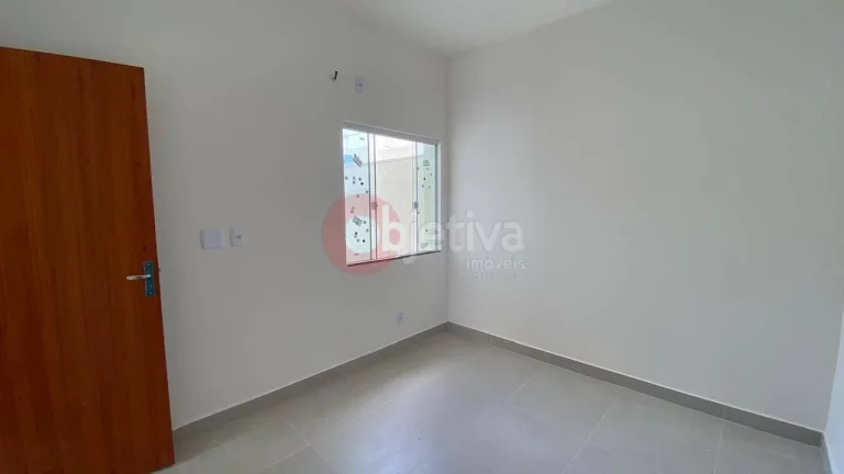 Imagem Casa linear independente, 2 quartos, 110m², Vila do Peró - Cabo Frio