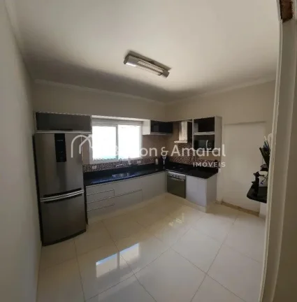 Imagem Casa incrível em condomínio fechado, com 3 quartos, sendo 2 suítes, e um ambiente perfeito para o...