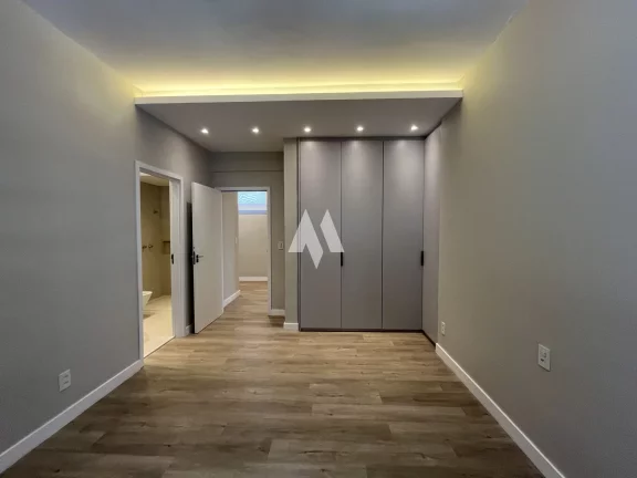 Imagem Apartamento Alto Padrão à venda com 3 suítes e Vista Parcial para o Mar no Boqueirão em Santos/SP