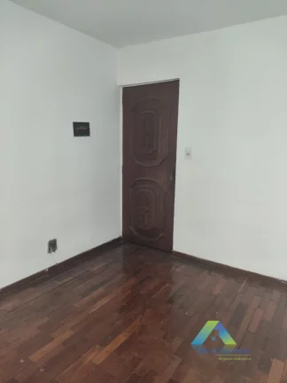 Imagem Apartamento com 3 dormitórios à venda, 65m²