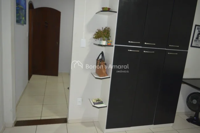 Imagem Linda casa com 3 quartos sendo 1 suíte com banheira de hidromassagem, armário embutido, sala de es...