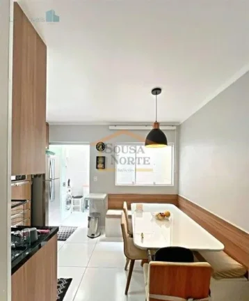 Imagem Casa em condomínio fechado, 2 dormitórios, sendo os 2 suítes, sala 2 ambientes, cozinha planejada...