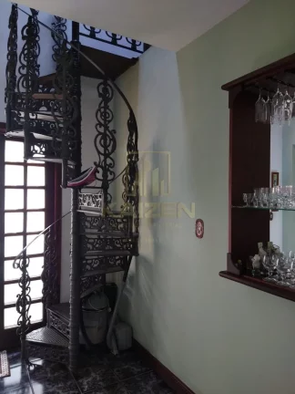 Imagem Casa com Edicula Sobradada Vista Verde