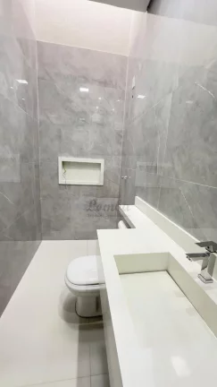 Imagem Imperdível: Casa à venda em Cuiabá-MT, bairro Jardim das Palmeiras, 3 quartos, 1 suíte, 2 salas, 3 banheiros, 2 vagas, 166m².