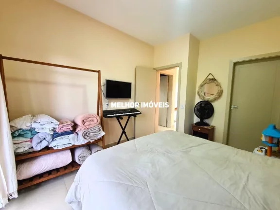 Imagem Casa Duplex á venda com 4 dormitórios localizada na praia Mariscal em Bombinhas.