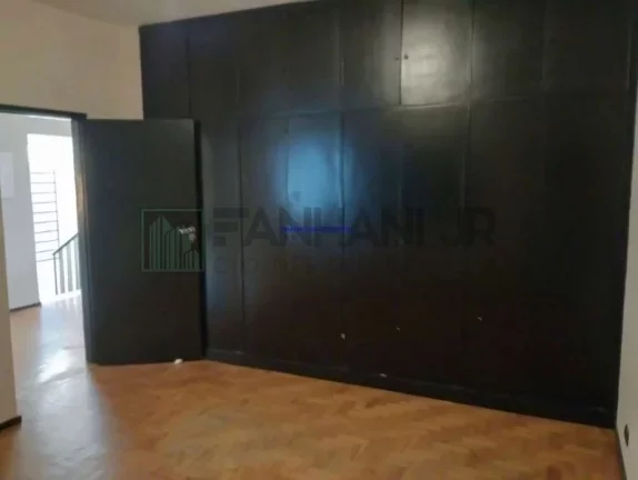 Imagem Casa Comercial de Alto Padrão para Locação em São Paulo-SP, Jardim América: 9 salas, 6 banheiros, 5 vagas, 230m².