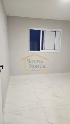 Imagem Sobrado com 3 dormitórios, sendo 1 suíte, lavabo, 2 banheiros e garagem para 2 veículos. Os ambie...