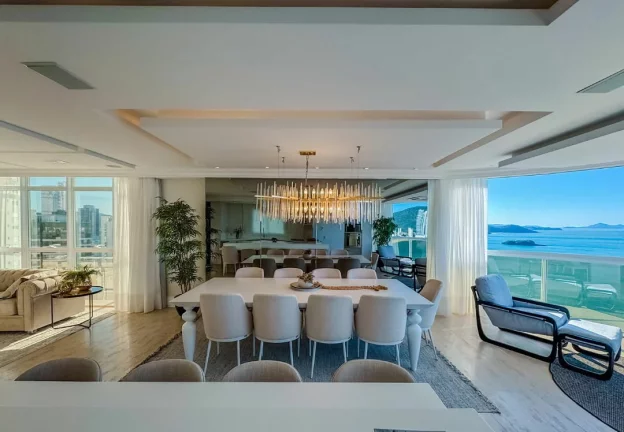 Imagem Cobertura com 3 dormitórios à venda sendo 3 suítes, 273.08 m² por - R$ 17.990.000,00 - Centro - Bal. Camboriú/SC