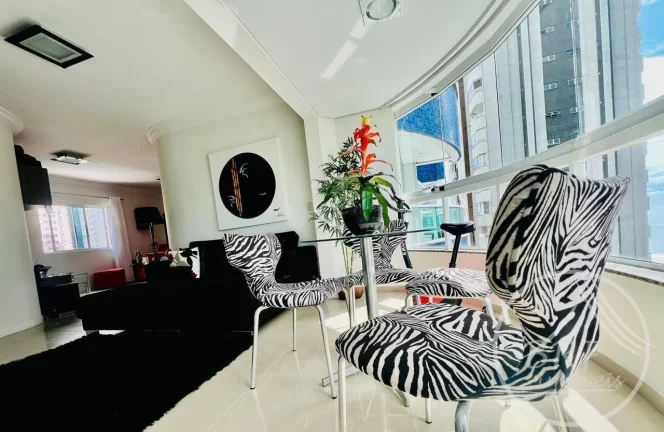 Imagem Raridade em Balneário Camboriú – Um por Andar, 50m da Praia, 3 Suítes!