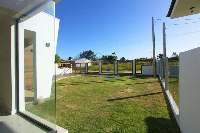 Imagem Casa á venda com 3 dormitórios na praia Rondinha no Arroio do Sal/RS
