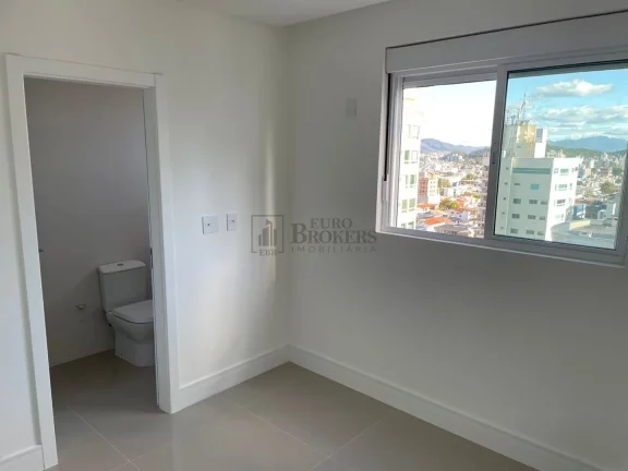Imagem Apartamento Novo com 3 suítes à venda no Centro de Balneário Camboriú/SC