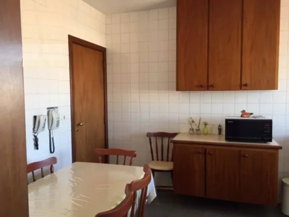 Imagem Apartamento com 150 m2, 3 dormitórios sendo 1 suíte e todos com armário embutido, sala de visita,...