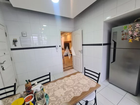 Imagem Apartamento na Segunda Quadra da Praia em Santos | 136m² | 3 Quartos | Elevador Privativo | Boqueirão