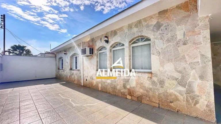 Imagem Casa com 3 dormitórios à venda, 168 m² por R$ 850.000,00 - Cidade Jardim - Rio Claro/SP