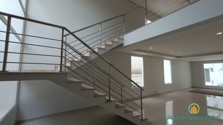 Imagem Casa com 3 suítes e piscina em condomínio de alto padrão na Granja Viana