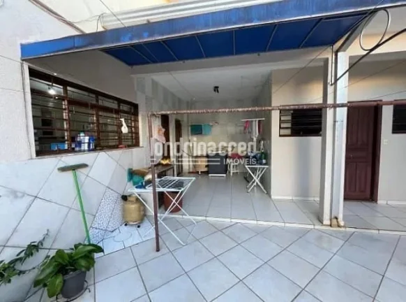 Imagem Amplo sobrado com 5 quartos, 2 suítes e área gourmet no Bairro Aeroporto – terreno 390 m² e 330 m² de construção