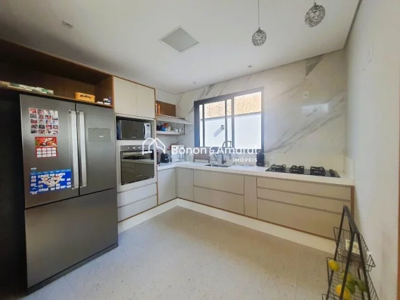 Imagem Casa Térrea à Venda com 3 Suítes - Condomínio Terras do Cancioneiro, Paulínia/SP - 242 m²

Exc...
