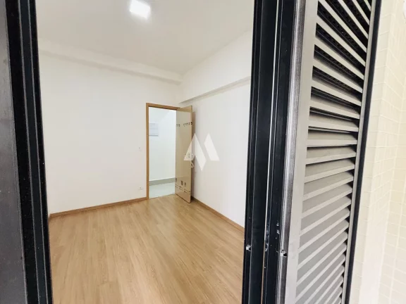 Imagem Apartamento à Venda com 2 dormitórios e vaga demarcada em José Menino, Santos/SP