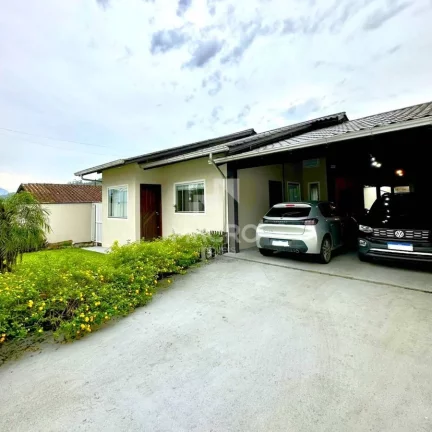 Casa | Schroeder | 3 quartos | 180m²