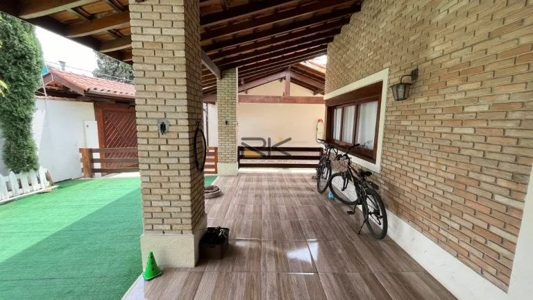 Imagem Casa à venda no Itagua 50 metros da orla,com 5 dormitórios
