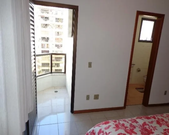 Imagem Apartamento à venda no Guarujá na Praia das Pitangueiras.