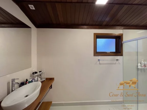 Imagem Linda Casa a venda em condomínio de alto padrão Campos do Jordão-SP