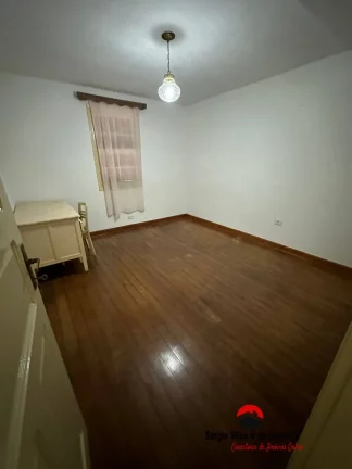 Imagem Casa a Venda no Bairro Jardim Califórnia em Campos do Jordão - SP.