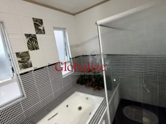 Imagem Casa triplex com 5 dormitórios no Campo Grande em Santos po R$ 2.140.000,00