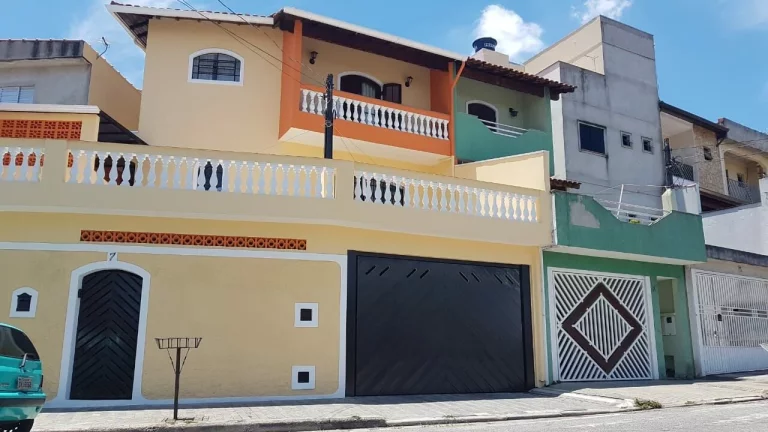 Imagem Sobrado a Venda com Área Construída 259 m² com Terreno de 125 m² com 3 Dormitórios sendo 1 suíte, 1 Banheiros e 3 Vagas!