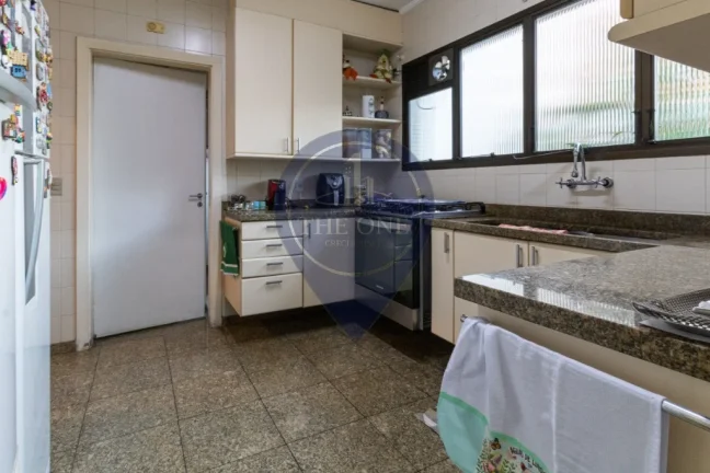 Imagem Apartamento de luxo em Perdizes, São Paulo-SP, com 3 quartos, 3 suítes, 2 salas, 5 banheiros, 3 vagas e 251m². Venha conferir!