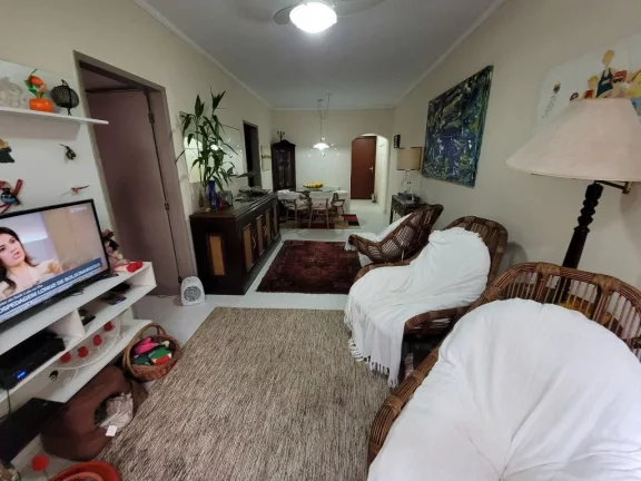 Imagem PITANGUEIRAS - LOCALIZAÇÃO PRIVILEGIADA, NA QUADRA DO MAR, AMPLO APARTAMENTO COM 80 M² ÚTEIS, CLARO E SUPER AREJADO, 1 VAGA DE GARAGEM NO PRÉDIO.