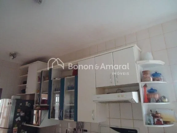 Imagem Belíssimo sobrado em condomínio de alto padrão. Planta bem distribuída com 4 quartos com armári...