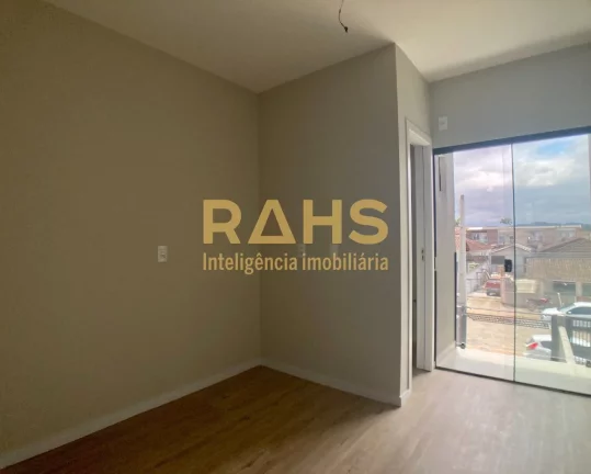 Imagem Excelente Sobrado Geminado com 2 Suítes no Bairro Vila Nova em Joinville/SC. O imóvel possui 76,18...