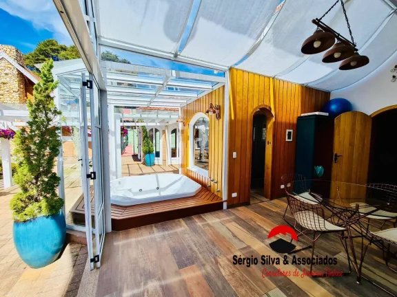 Imagem Casa a Venda na Região de Vila Capivari em Campos do Jordão - SP.