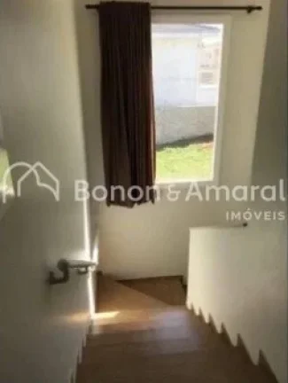 Imagem Este lindo sobrado está localizado em condomínio fechado, oferecendo toda a segurança e tranquili...